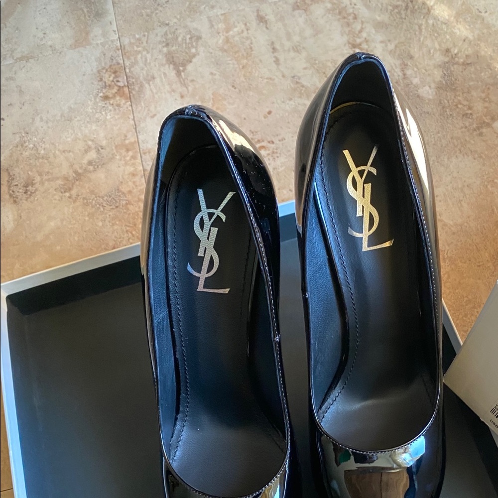 Shoes - Picture 3 of 8